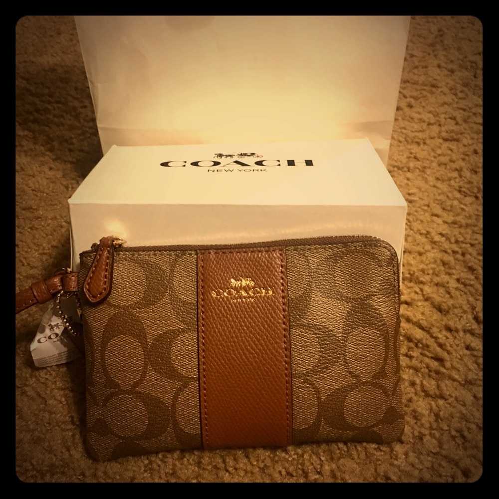 NWT Brown leather Coach wristlet