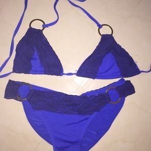 Blue bikini - scrunched bottoms