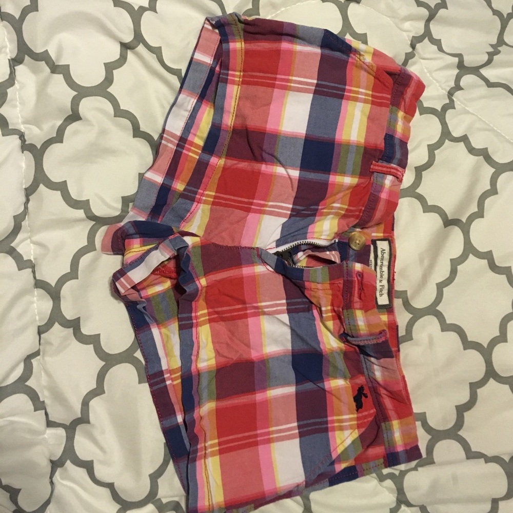 Abercrombie & Fitch plaid shorts