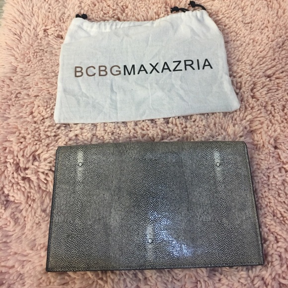 🚨SOLD🚨 NWT BCBG envelope clutch - Picture 2 of 5