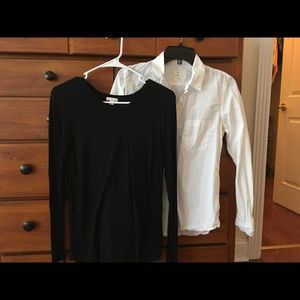 💰PRICE DROP💰Two Gap Shirts Size Small