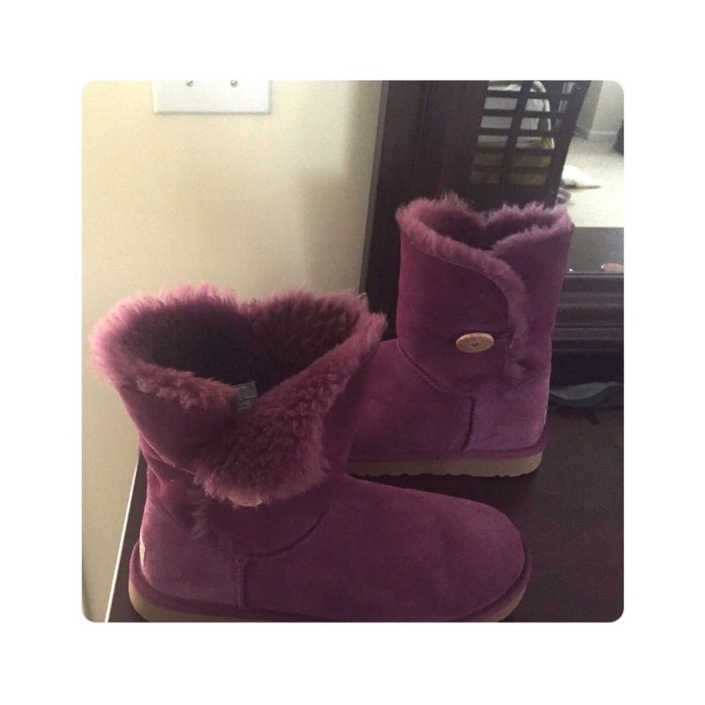Purple Bailey Button Uggs! GREAT CONDITION
