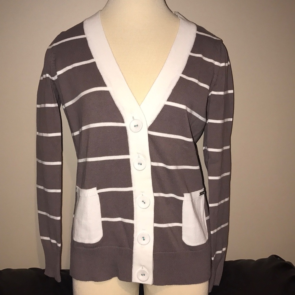 Lija button sweater size Small