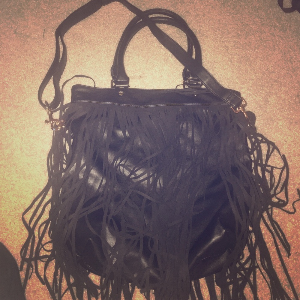 BLACK FRINGE PURSE
