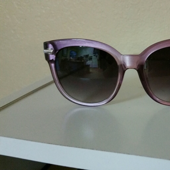 Last Pair!!!! Lilac Frame Sunnies - Picture 2 of 3