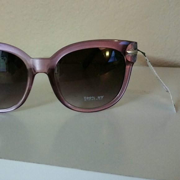 Last Pair!!!! Lilac Frame Sunnies - Picture 3 of 3