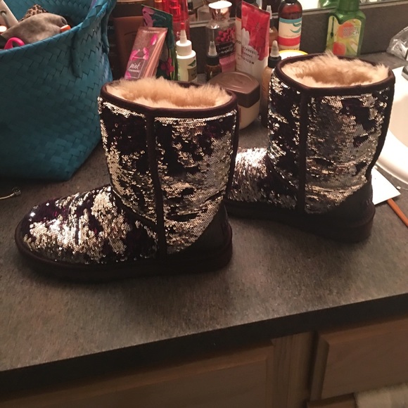 Uggs - Picture 2 of 4