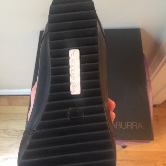 Koolaburra- black leather snow Jog - Picture 3 of 4