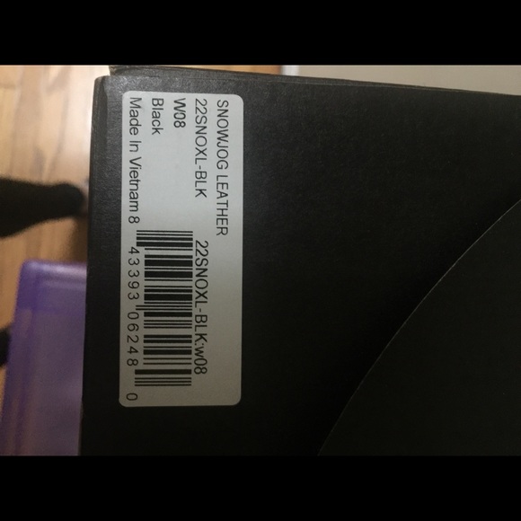 Koolaburra- black leather snow Jog - Picture 4 of 4