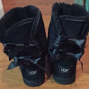 Black UGG