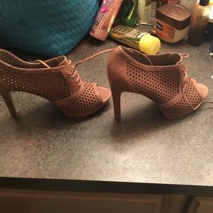 Sand peep toe heel