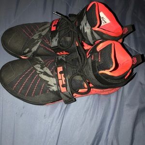 Nike basketball shoes lebrons