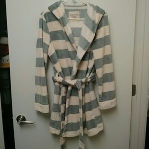 Xhilaration Bathrobe