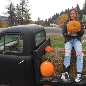 Meet your Posher, Isabella