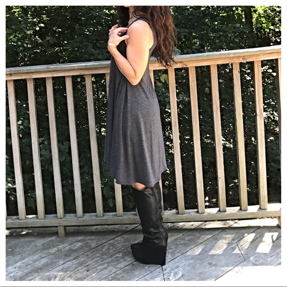 ✨LAST ONE ✨Grey sleeveless swing dress - Picture 5 of 7