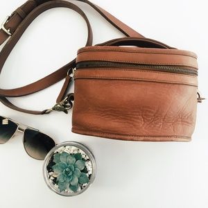 Coach crossbody bucket bag