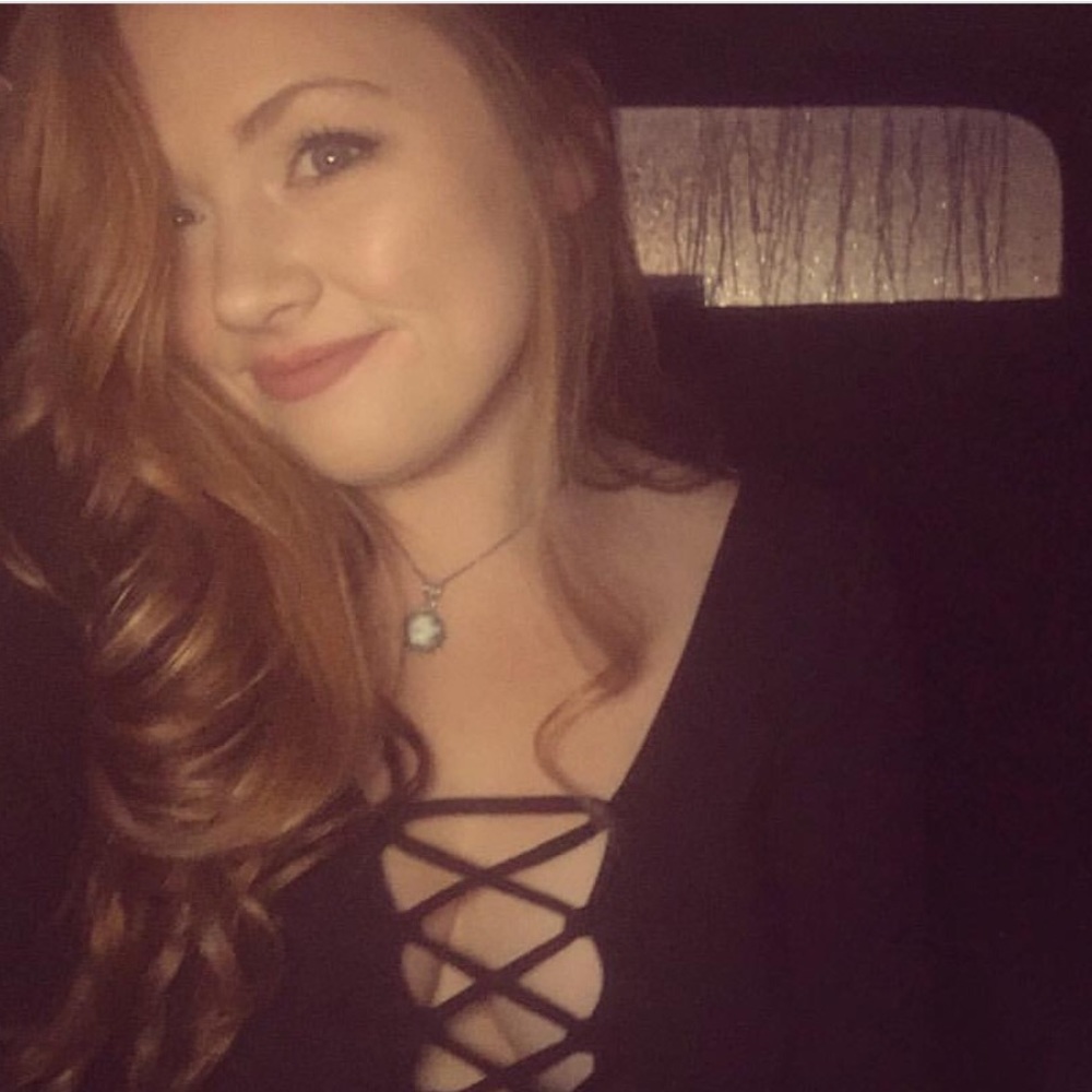 Meet your Posher, Caitlin