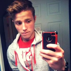 Meet your Posher, Ethan