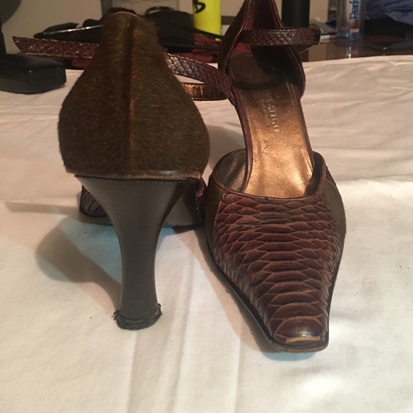Brown pumps with snake skin and fur mix - Picture 2 of 6