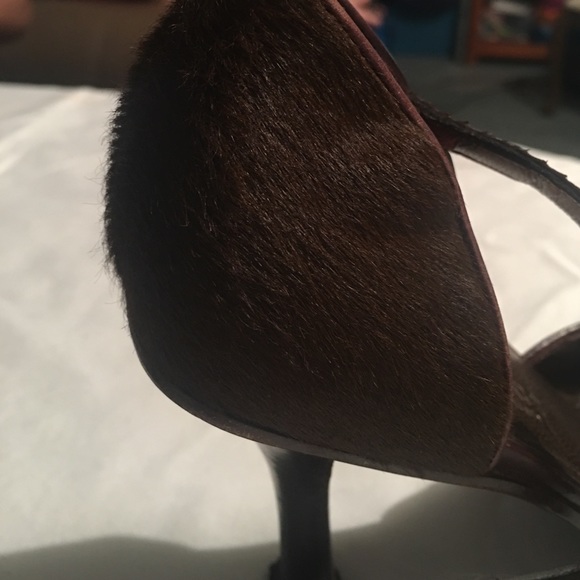 Brown pumps with snake skin and fur mix - Picture 4 of 6