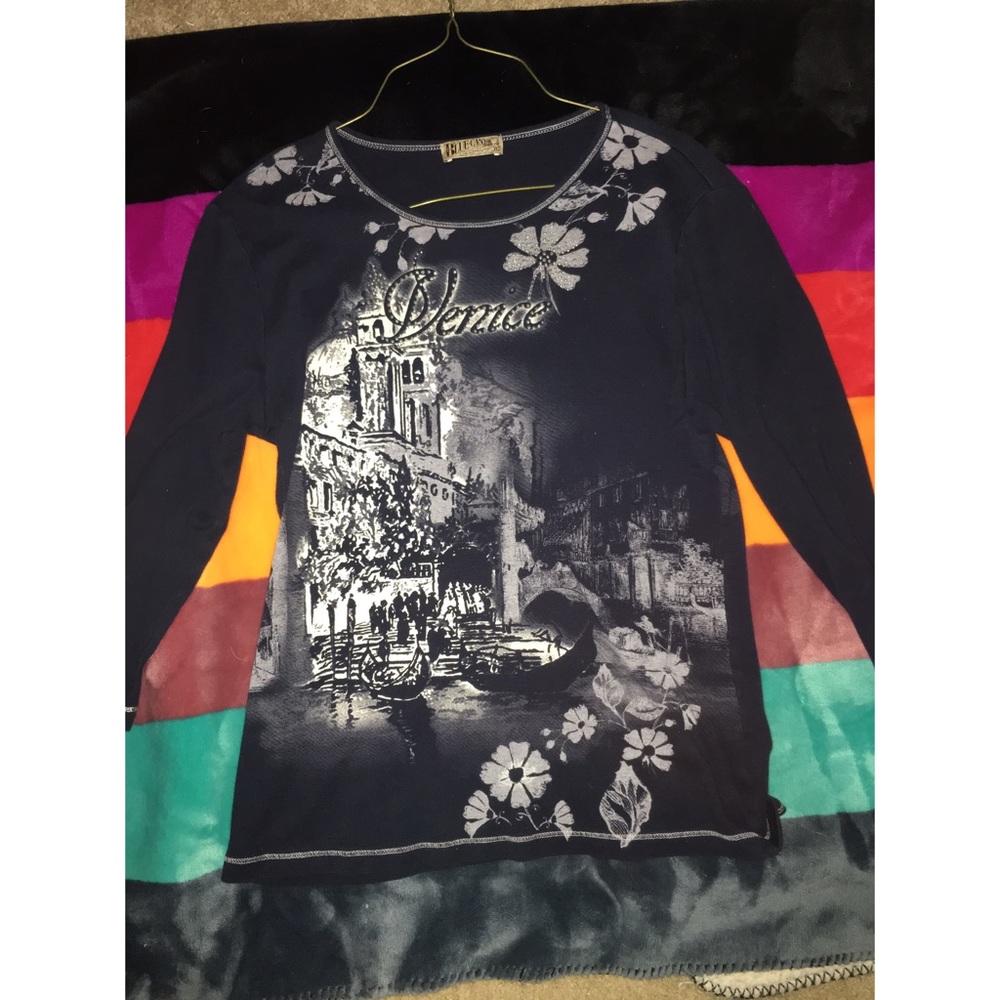 XL but fits like a small.