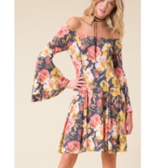 ✨LAST ONES✨Off the shoulder Gorgeous floral dress - Picture 5 of 5