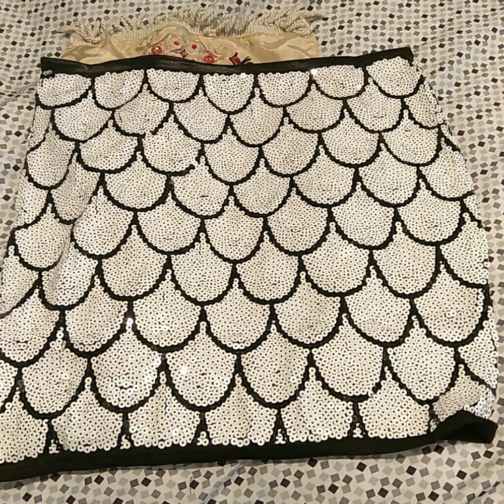 Sequin mini skirt - Picture 2 of 4