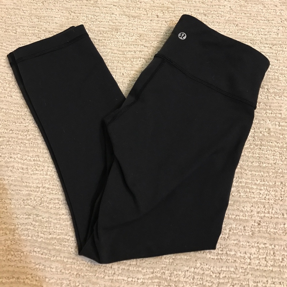 Lululemon Wunder Under crops EUC