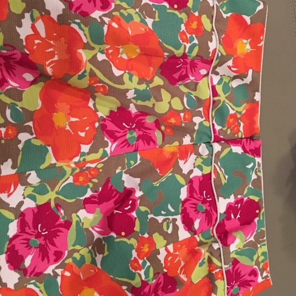 Floral fully lined skirt size 8 last markdown - Picture 2 of 3