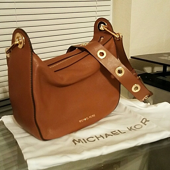 🚫SOLD🚫Michael Kors Raven MD Messenger Purse - Picture 7 of 8