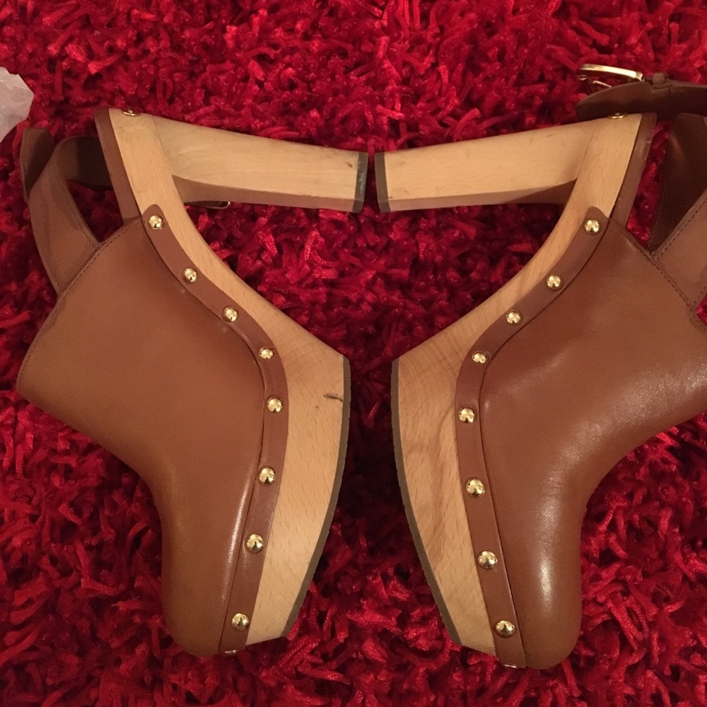 Shoes - Picture 3 of 4