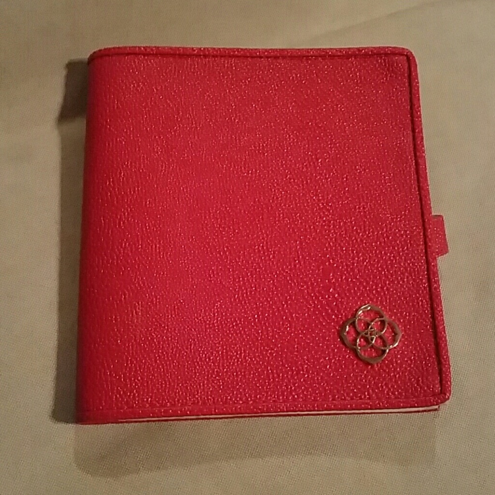SOLD Kendra Scott zip away jewlery holder