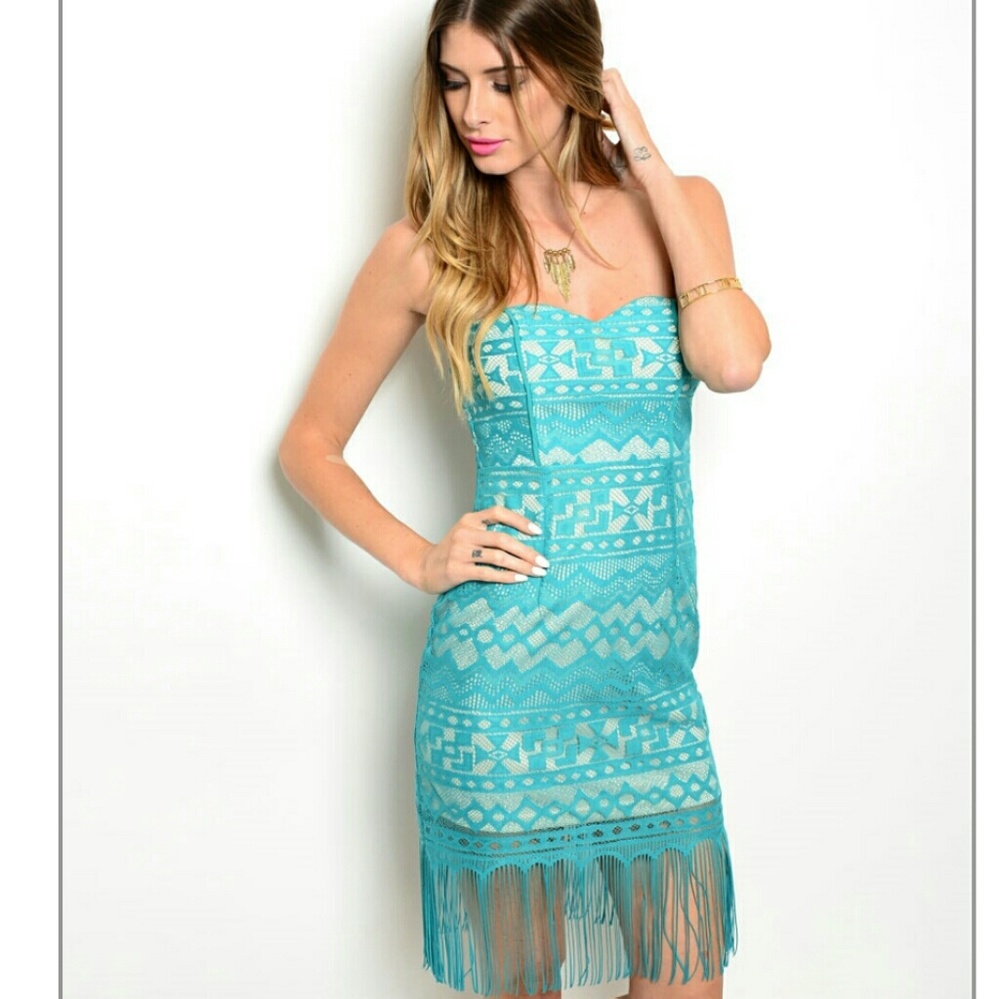 SALE TODAY ONLY🌷Lace n fringe strapless dress🌷🌷
