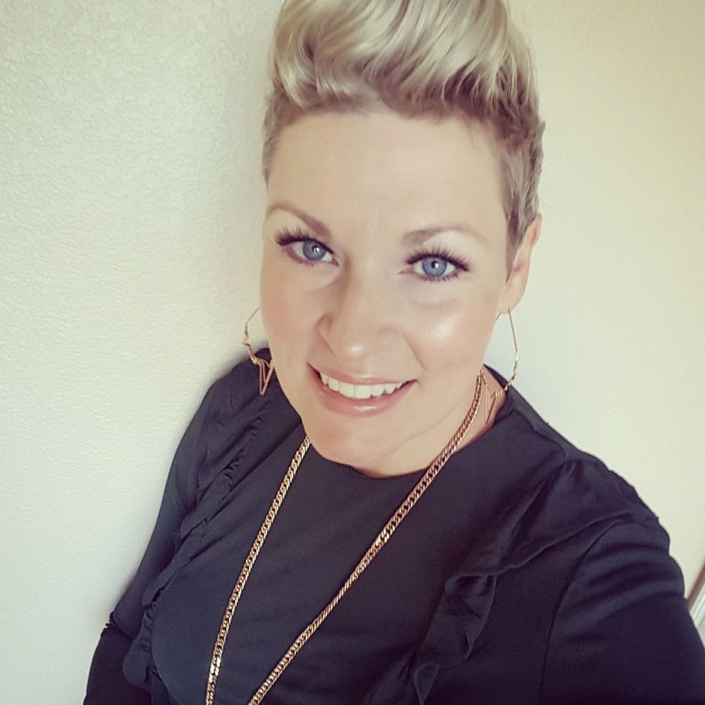 Meet your Posher, April