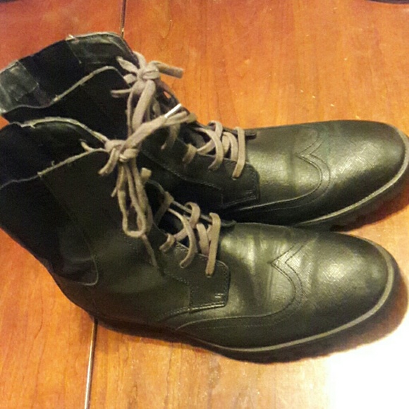 Calvin Klein boots - Picture 1 of 5