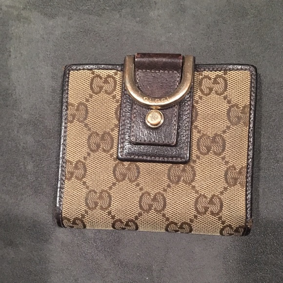 Gucci Handbags - ❗️REDUCED PRICE❗️AUTHENTIC Gucci wallet!!