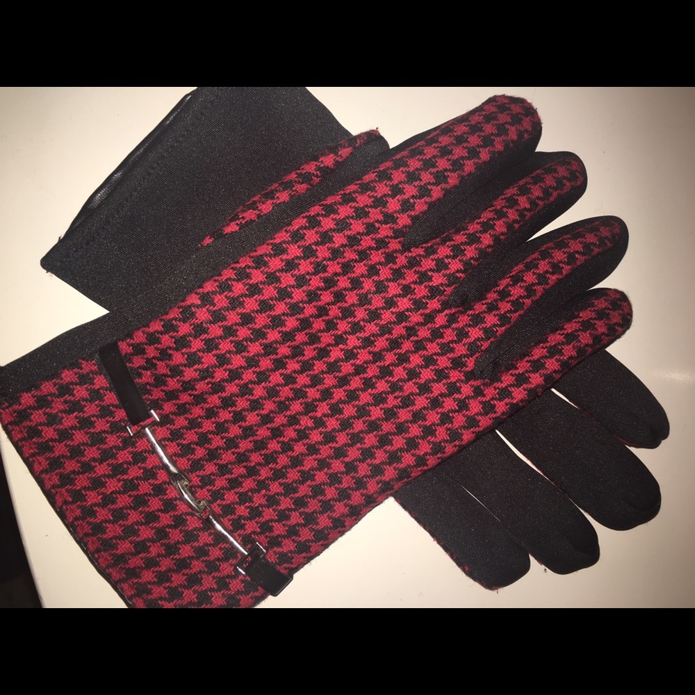 Women's red houndstooth gloves
