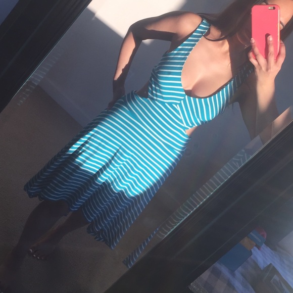 Stripe Bebe dress with cutout size small small - Picture 1 of 6