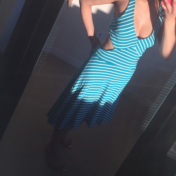 Stripe Bebe dress with cutout size small small - Picture 3 of 6