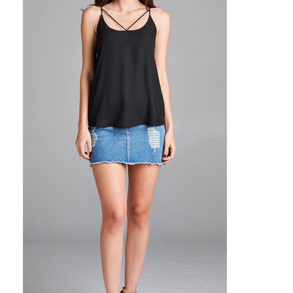 ♦️SALE♦️Sleeves pretty tank with back strap detail - Picture 2 of 3