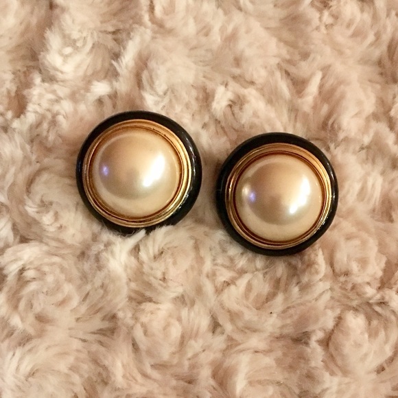 Christian Dior VNTG large black/pearl clp earrings - Picture 1 of 2