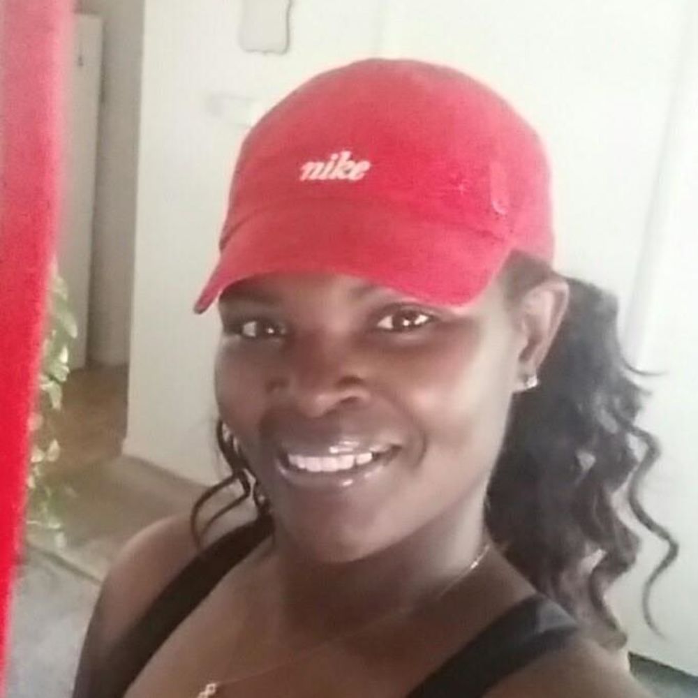 Meet your Posher, Cassandra