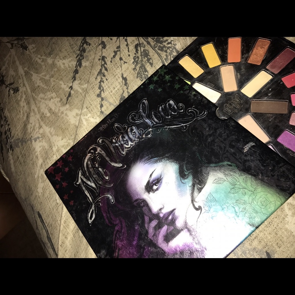 KAT VON D LIMITED EDITION