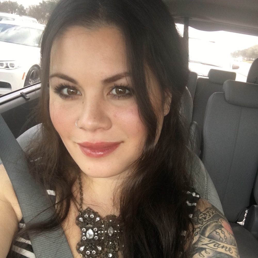 Meet your Posher, Jenelle