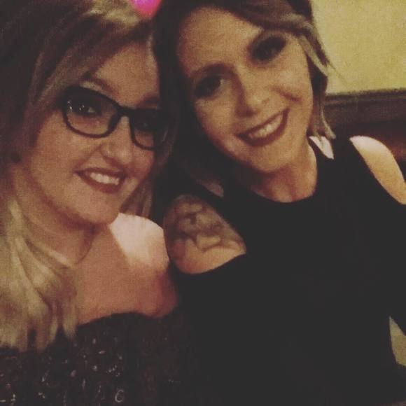 Meet your Posher, Kendra - Picture 1 of 1