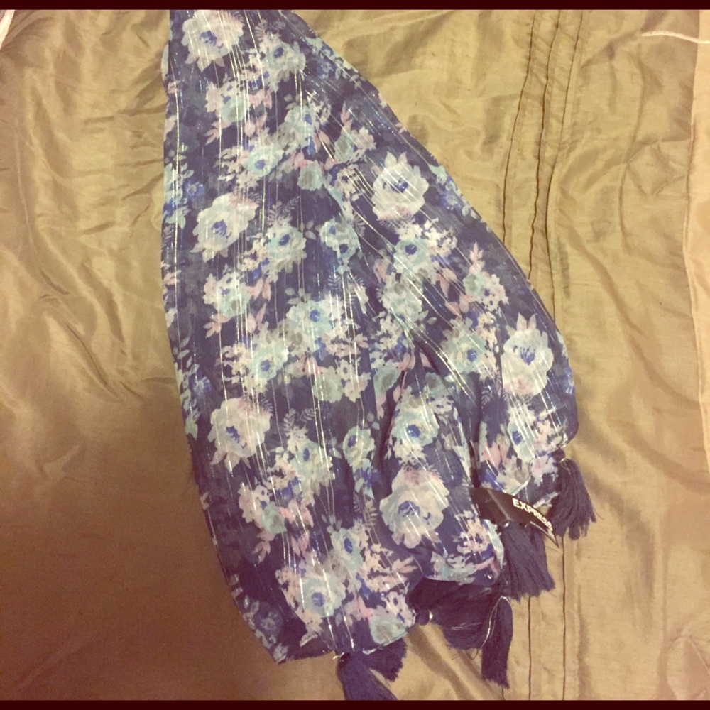 Sparkly flower scarf