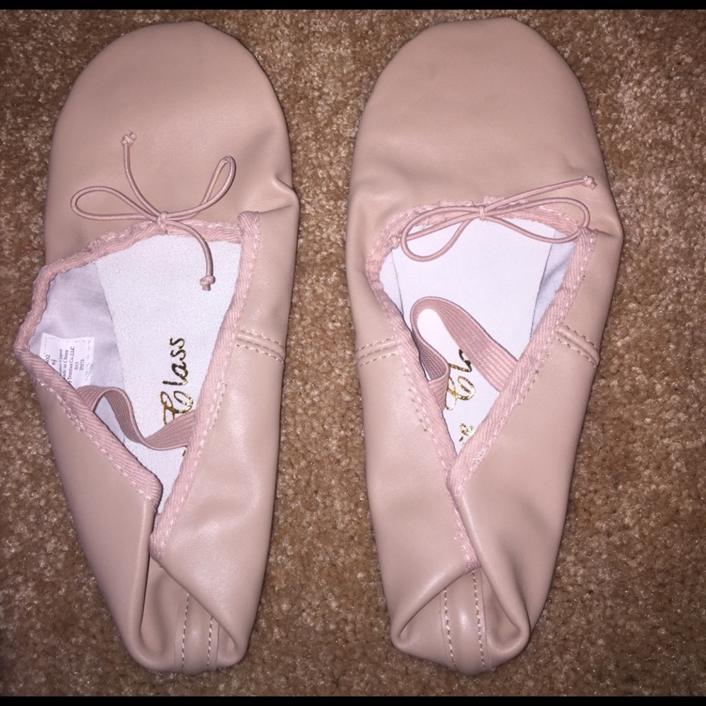 Split sole women's ballet flats