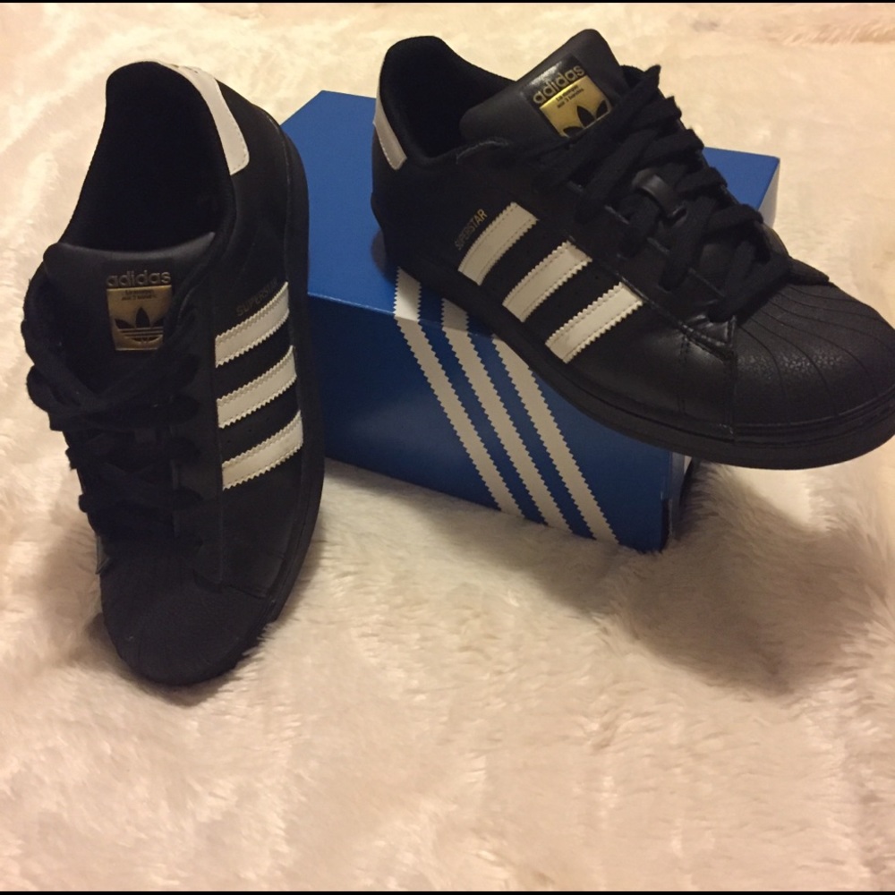⚫️Adidas Superstar⚫️