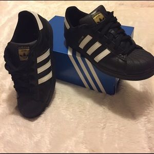 ⚫️Adidas Superstar⚫️