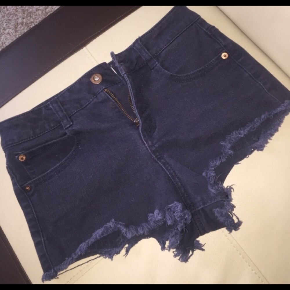 Black high-wasted black booty shorts